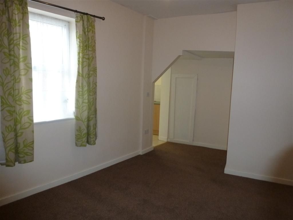 Property photo 3 of 6 Living Room