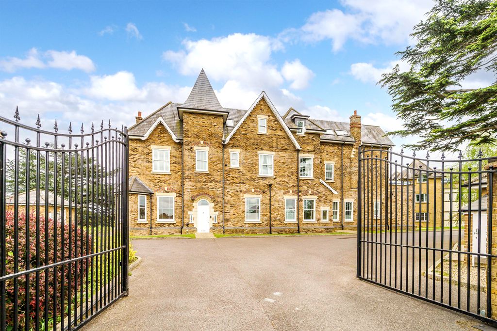 Property photo 1 of 45 Picture No. 06