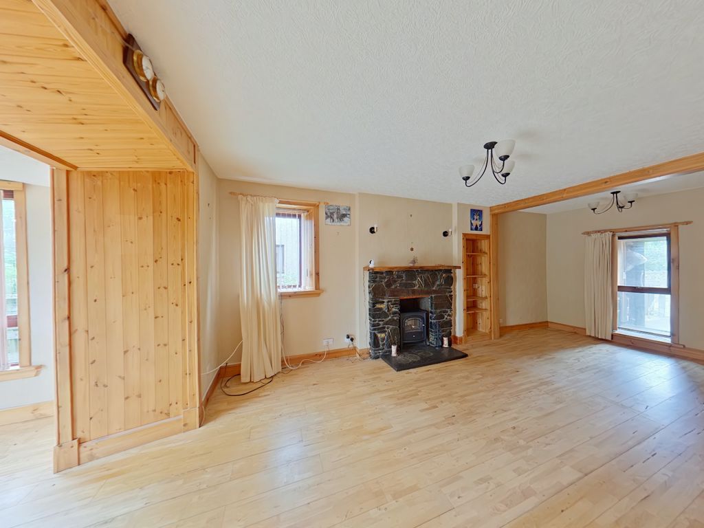 Property photo 3 of 10 Photo 9
