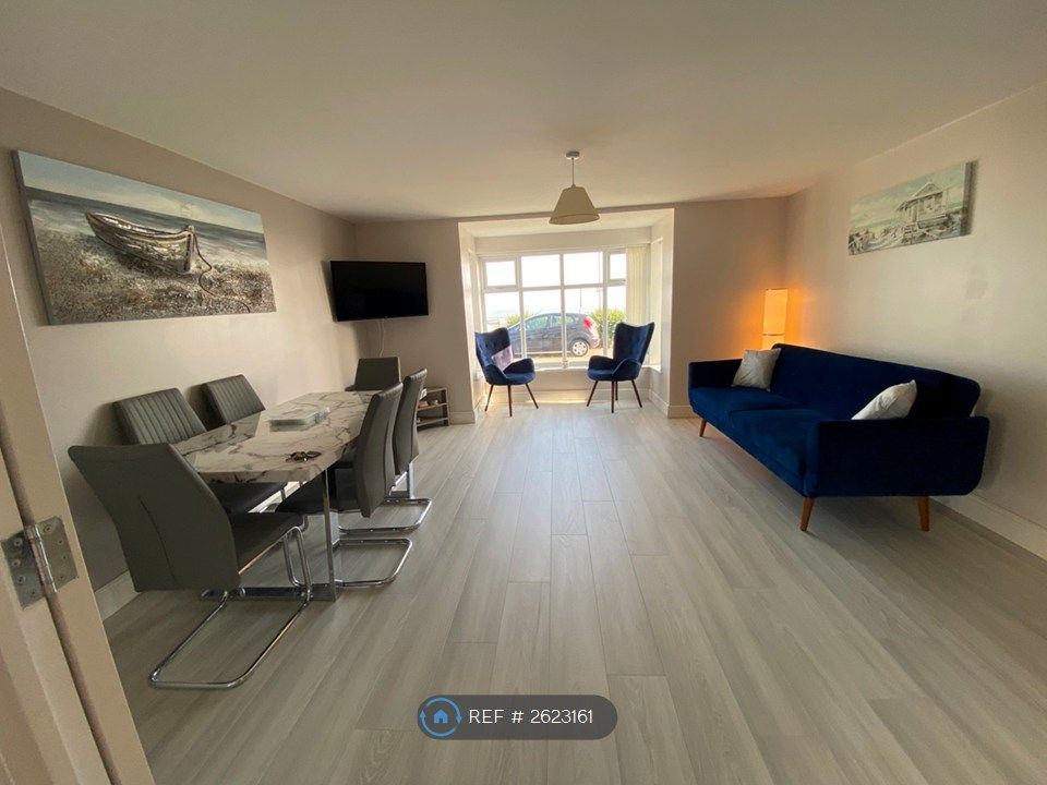 Property photo 1 of 27 Living Room With Sea Views