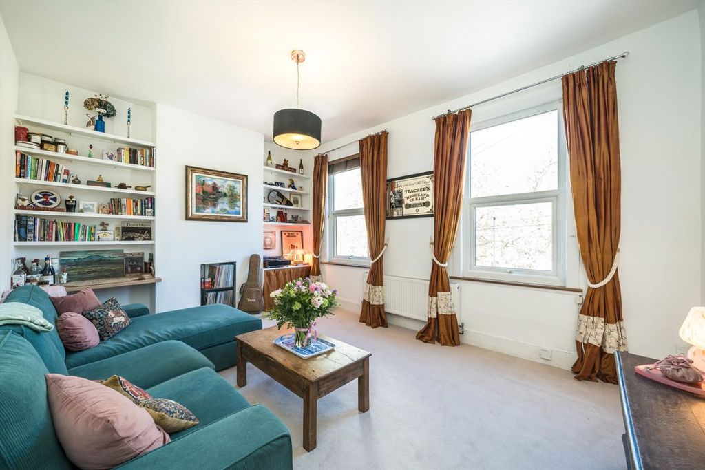 Property photo 2 of 8