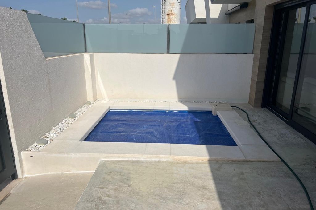 Property photo 3 of 4