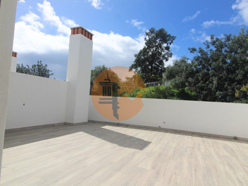 Property photo 2 of 30