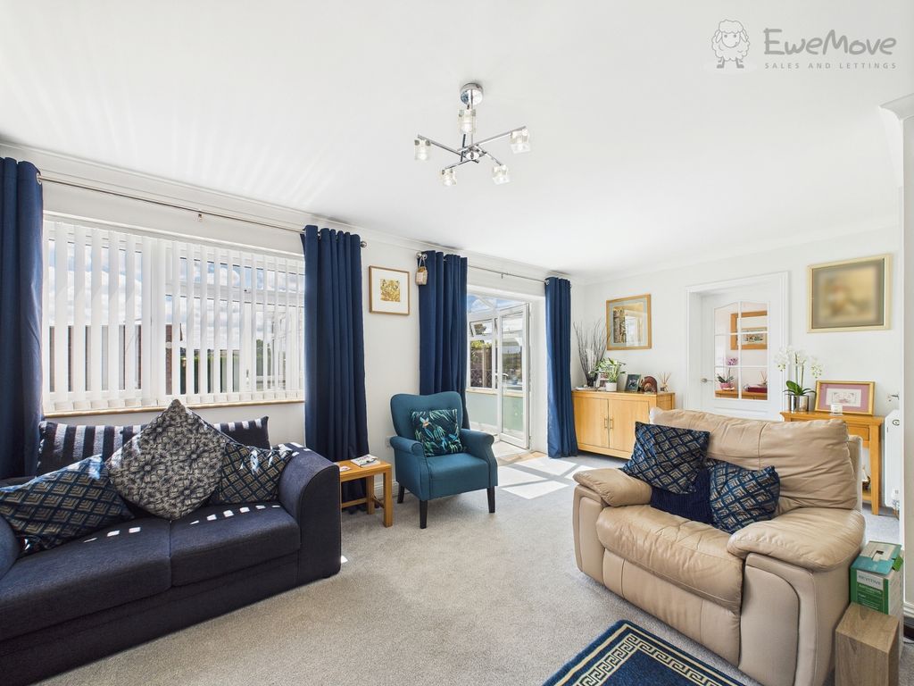 Property photo 3 of 19 Cam03640G0-Pr0054-Still022