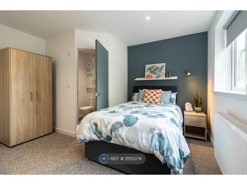 Property photo 1 of 8 Room 1 - Double Ensuite