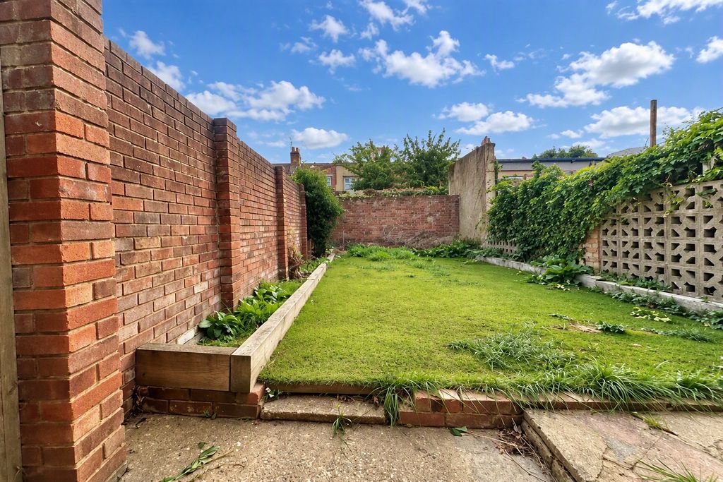 Property photo 3 of 9