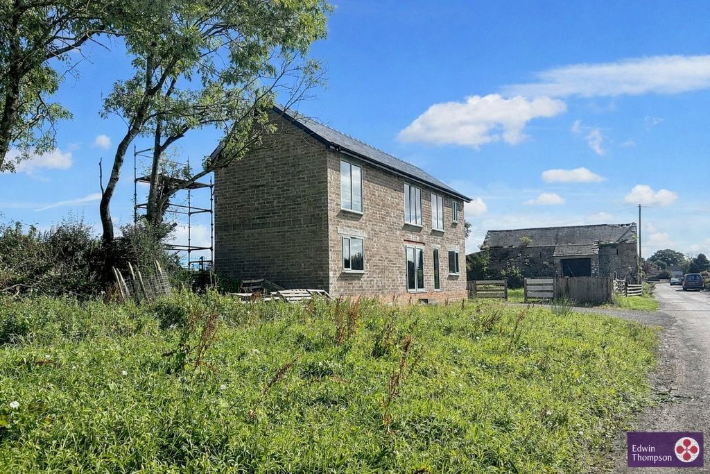 Property photo 2 of 12