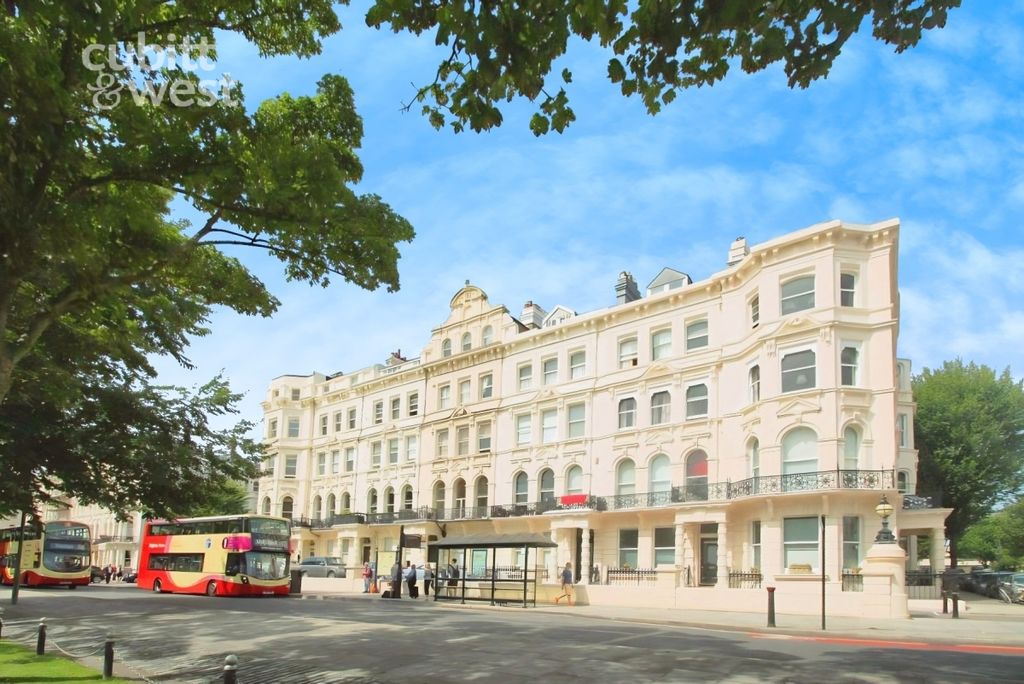 Property photo 1 of 10 External