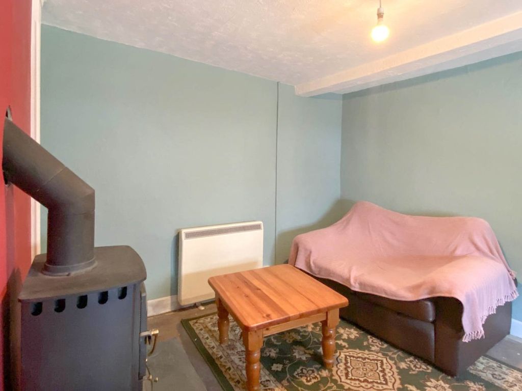 Property photo 3 of 28