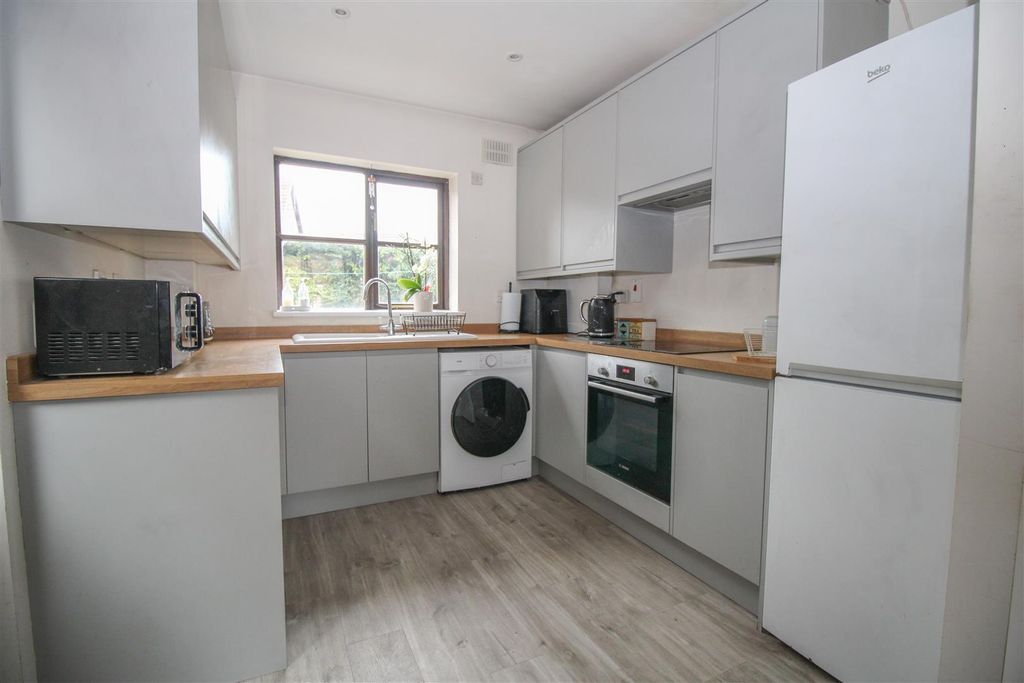 Property photo 2 of 13 Img_1435.Jpg