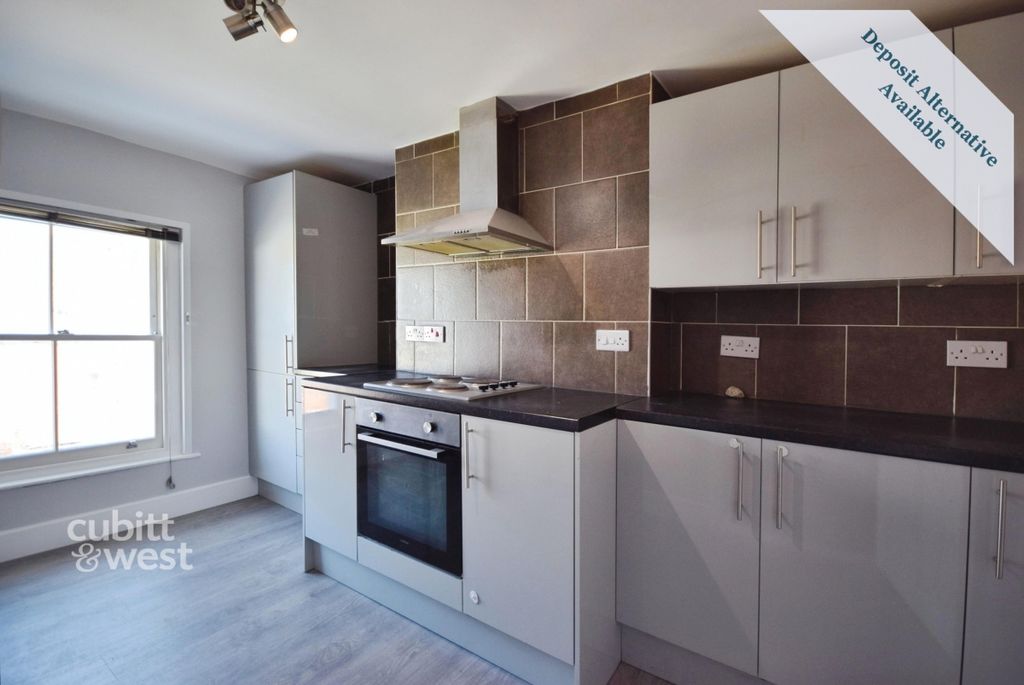 Property photo 3 of 8 2A Goodwood Place...