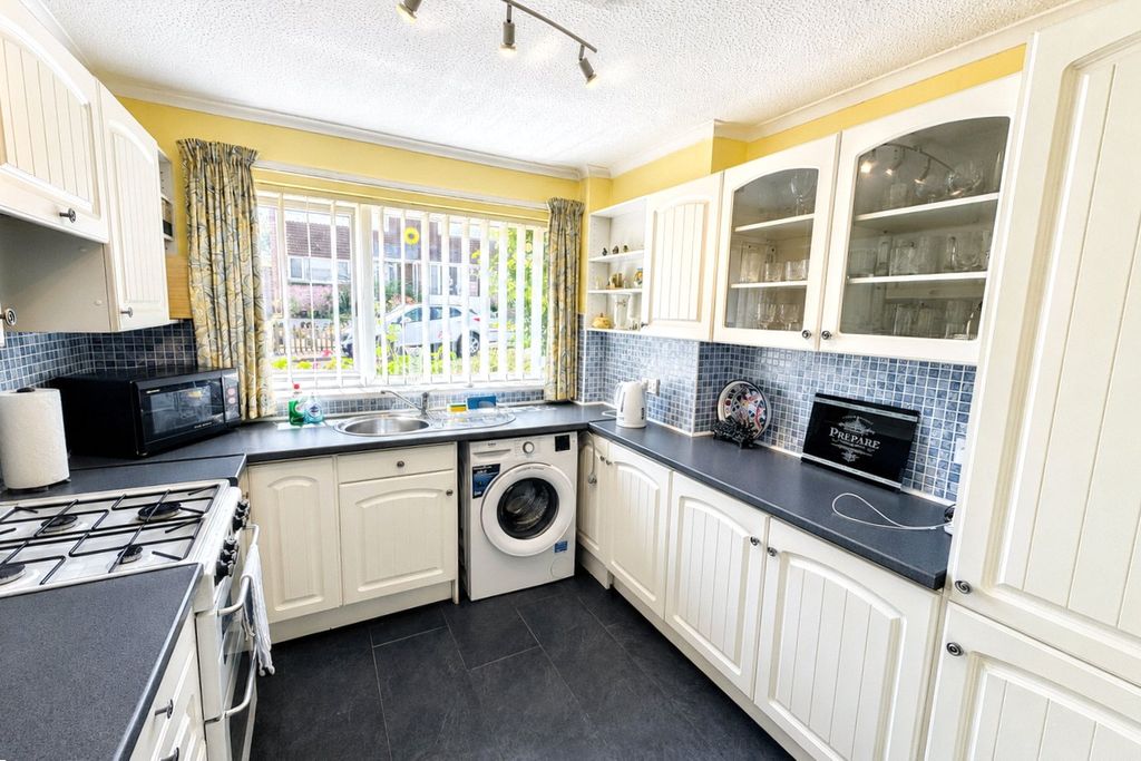 Property photo 3 of 16 Picture No. 02