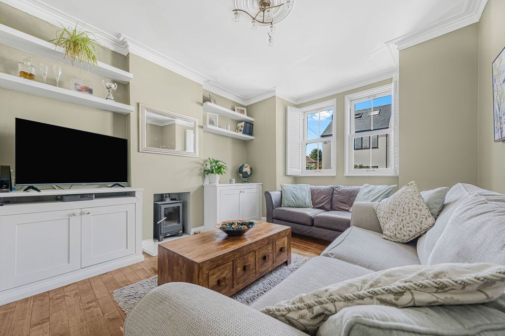 Property photo 2 of 17