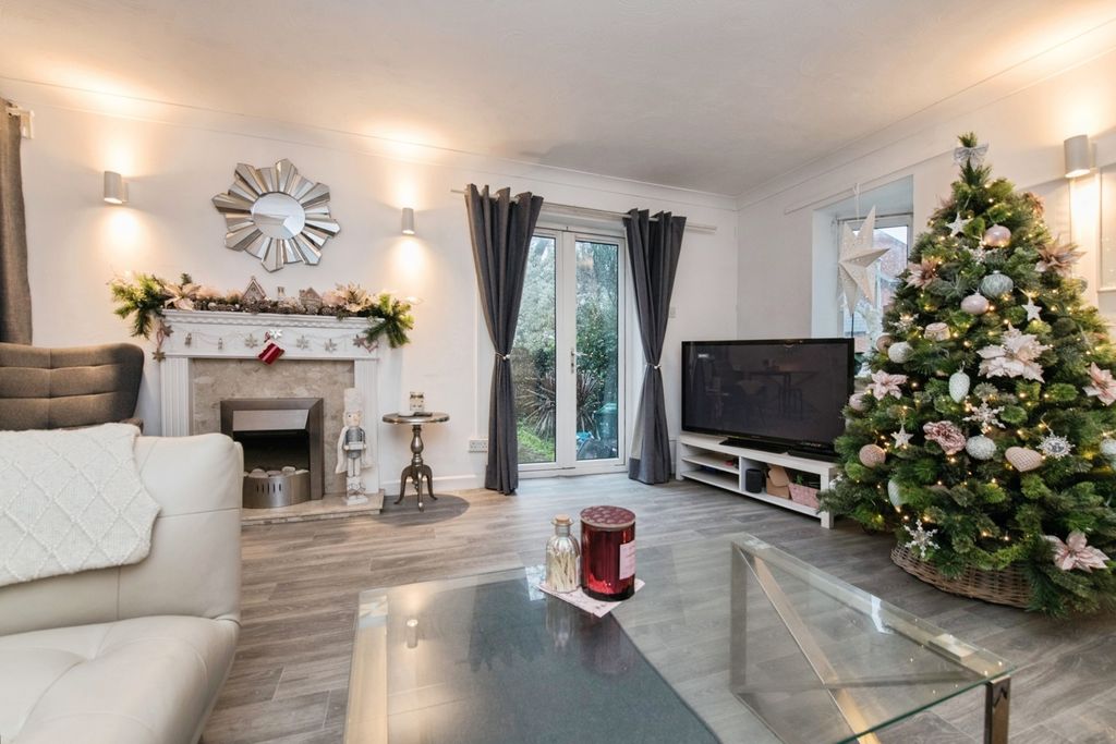 Property photo 2 of 19 Pbox-Img.Jpg