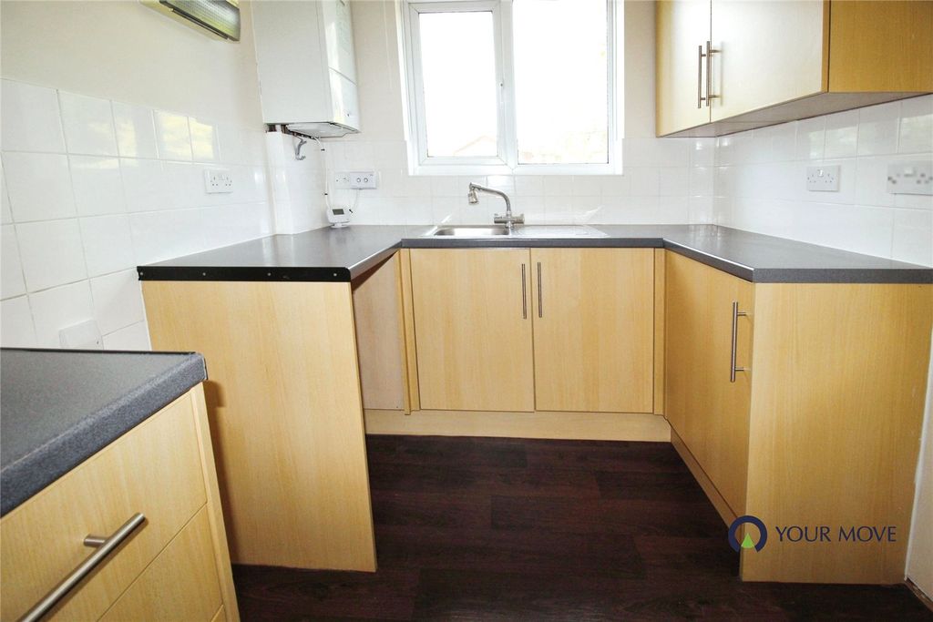 Property photo 3 of 7 Kitchen