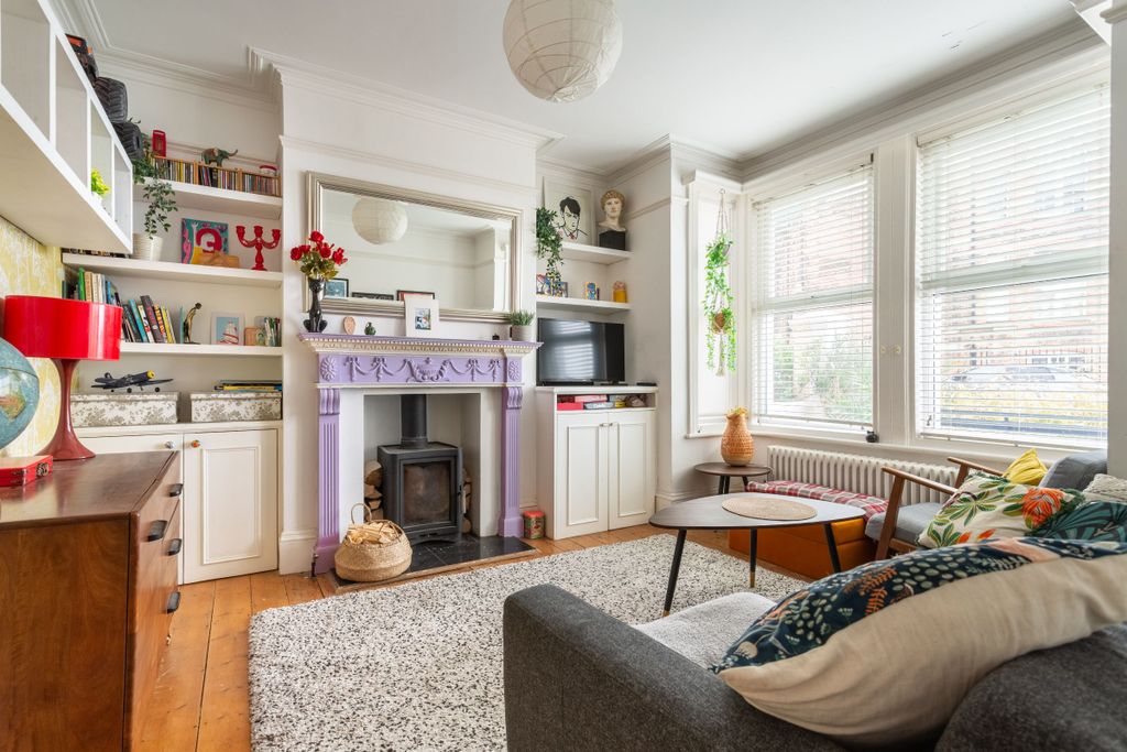 Property photo 2 of 20