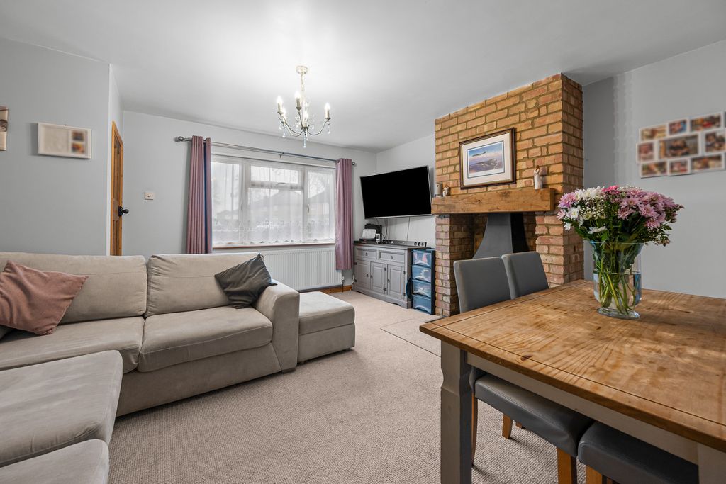 Property photo 3 of 33