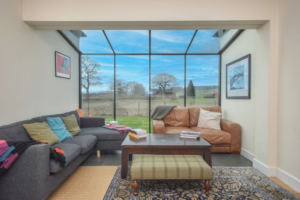 Property photo 2 of 35