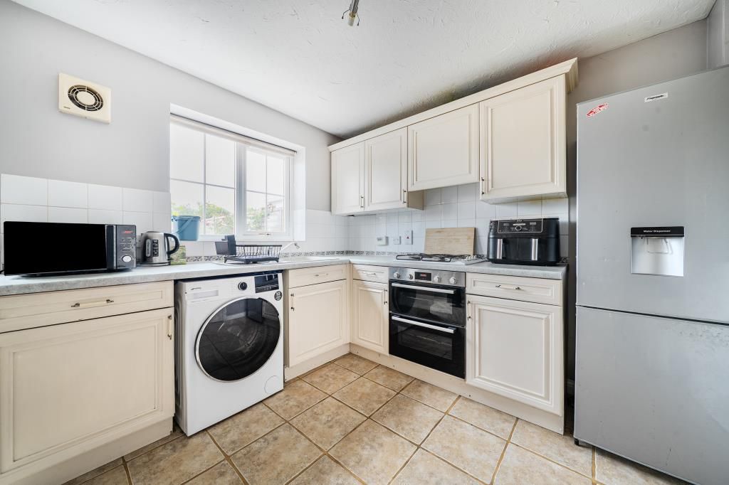 Property photo 3 of 20 Kitchen
