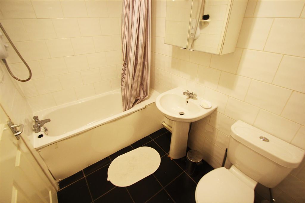 Property photo 3 of 5 Property Photo