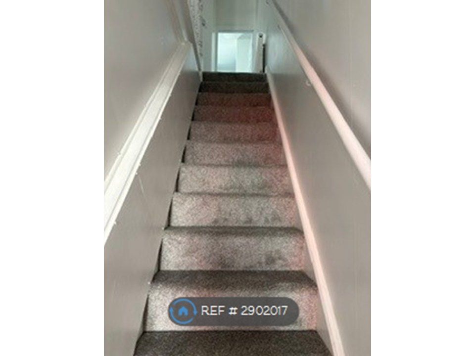 Property photo 3 of 8 Stairs To Upstairs Flat