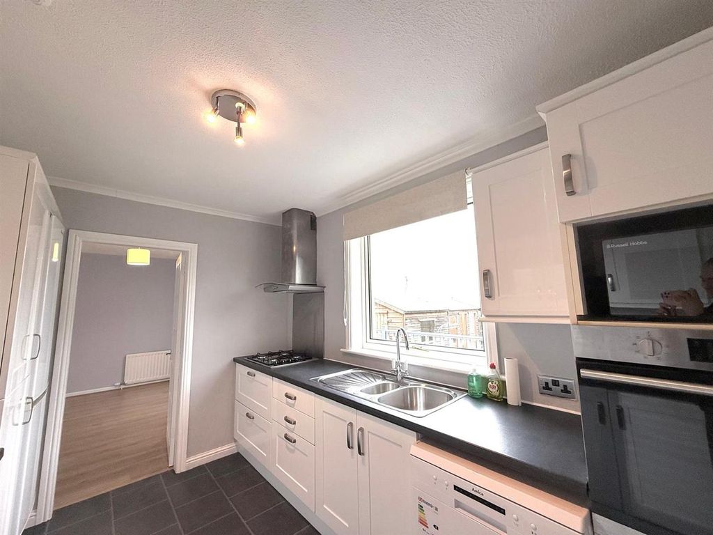 Additional image 5 of 3 bed terraced house to rentKing O'muirs Avenue, Glenochil, Alloa FK10