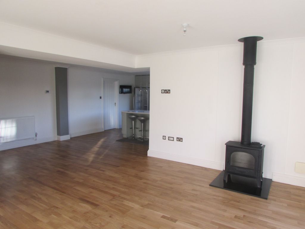 Property photo 3 of 16 A