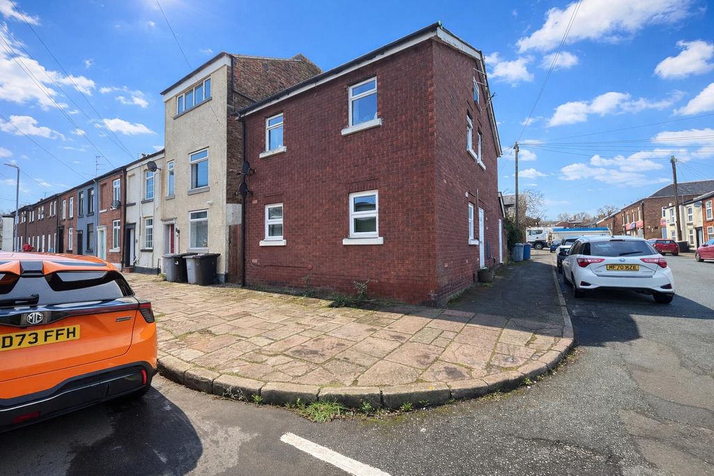 Property photo 1 of 1