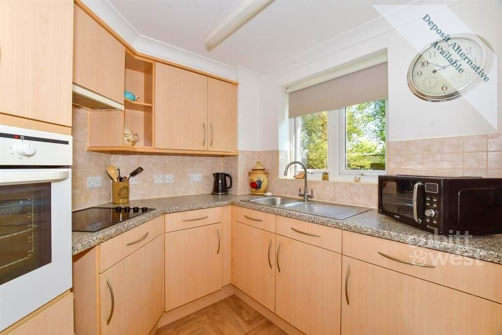 Property photo 3 of 13 Kitchen