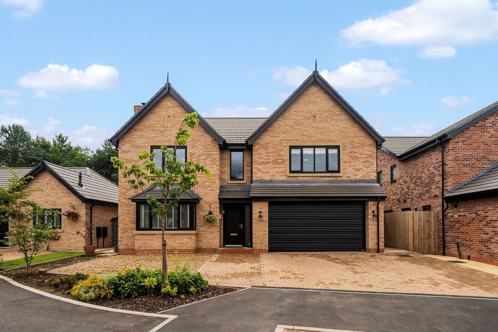 Property photo 1 of 52