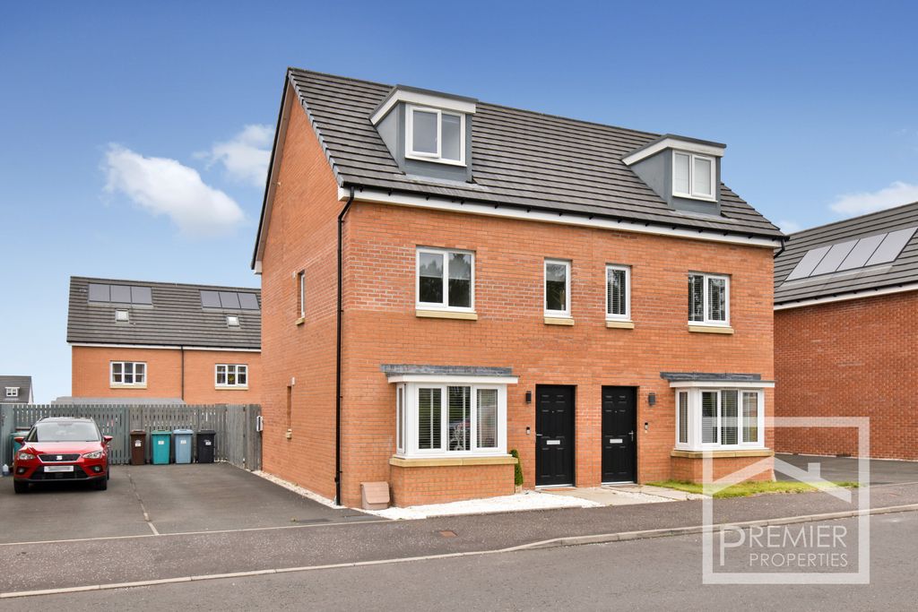Property photo 1 of 18 A Three Bed Semi Detached Town House