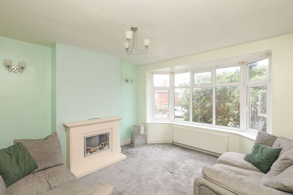Property photo 2 of 21