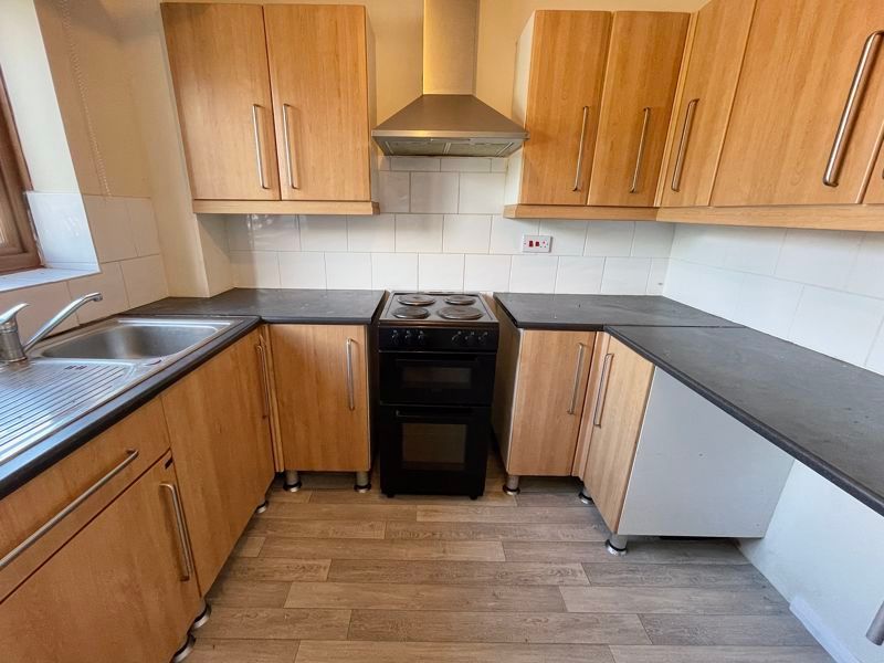 Property photo 3 of 7 Kitchen