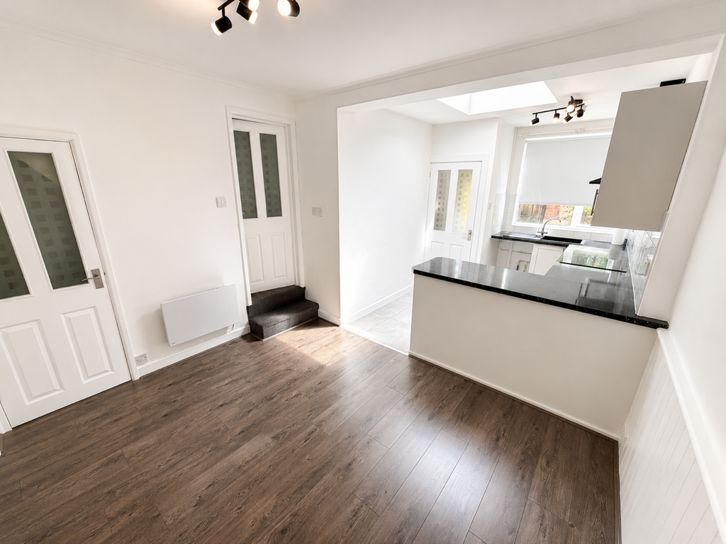 Property photo 3 of 12 Ae397Ddd-Cde3-4C82-8384-10554F9641C9