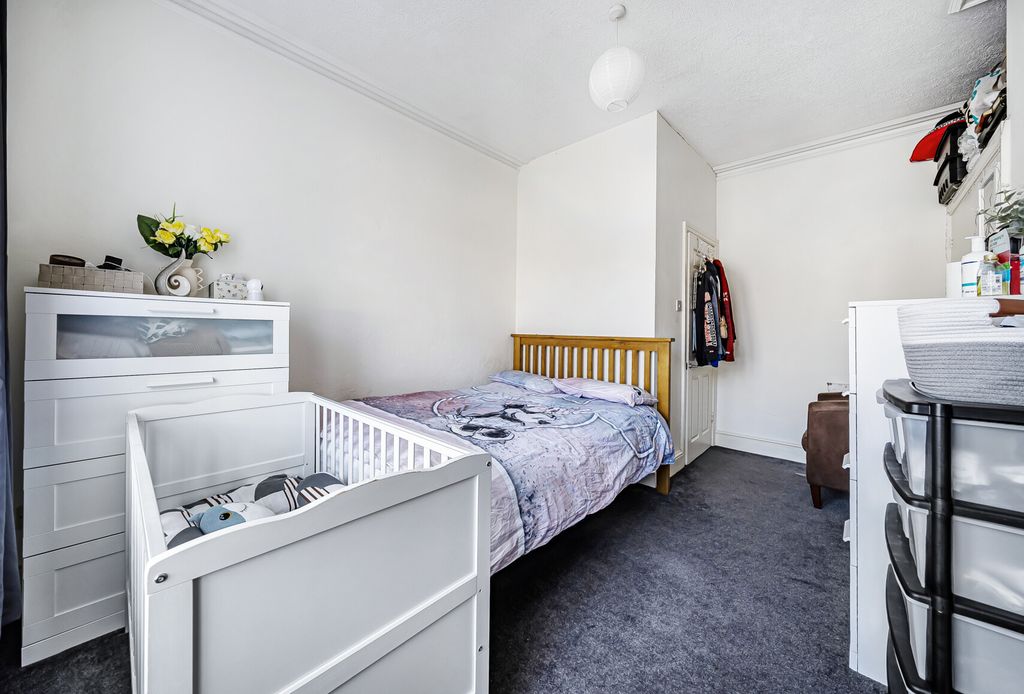 Property photo 2 of 9 1313864-10-6866d8...