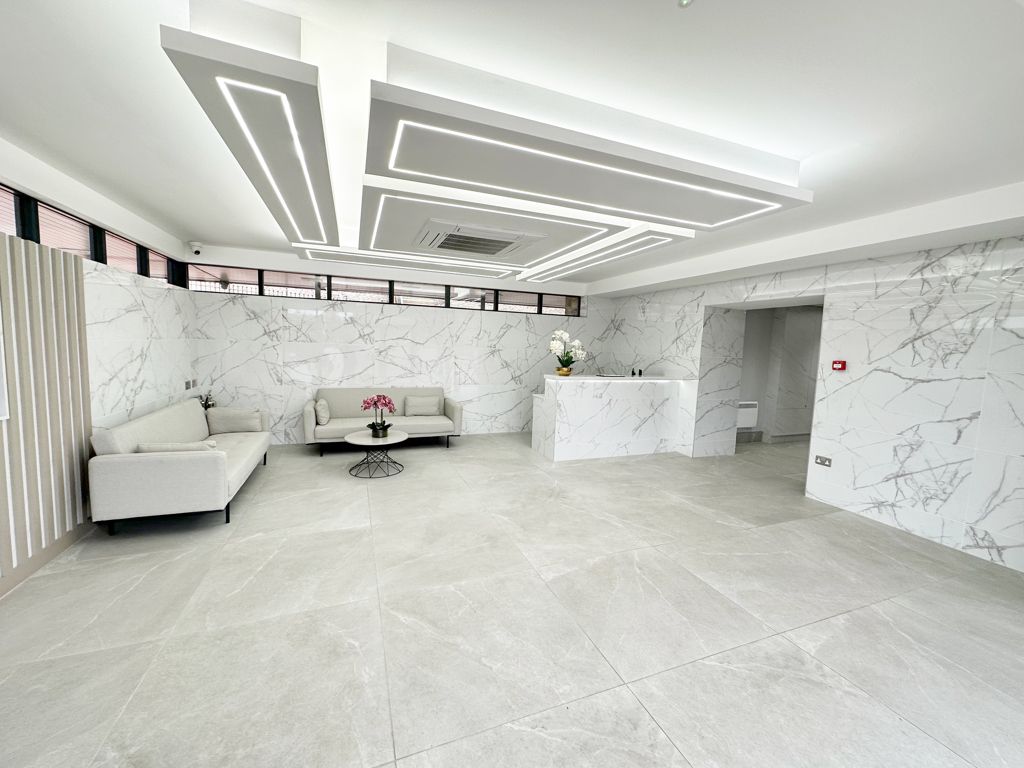 Property photo 3 of 6 Reception