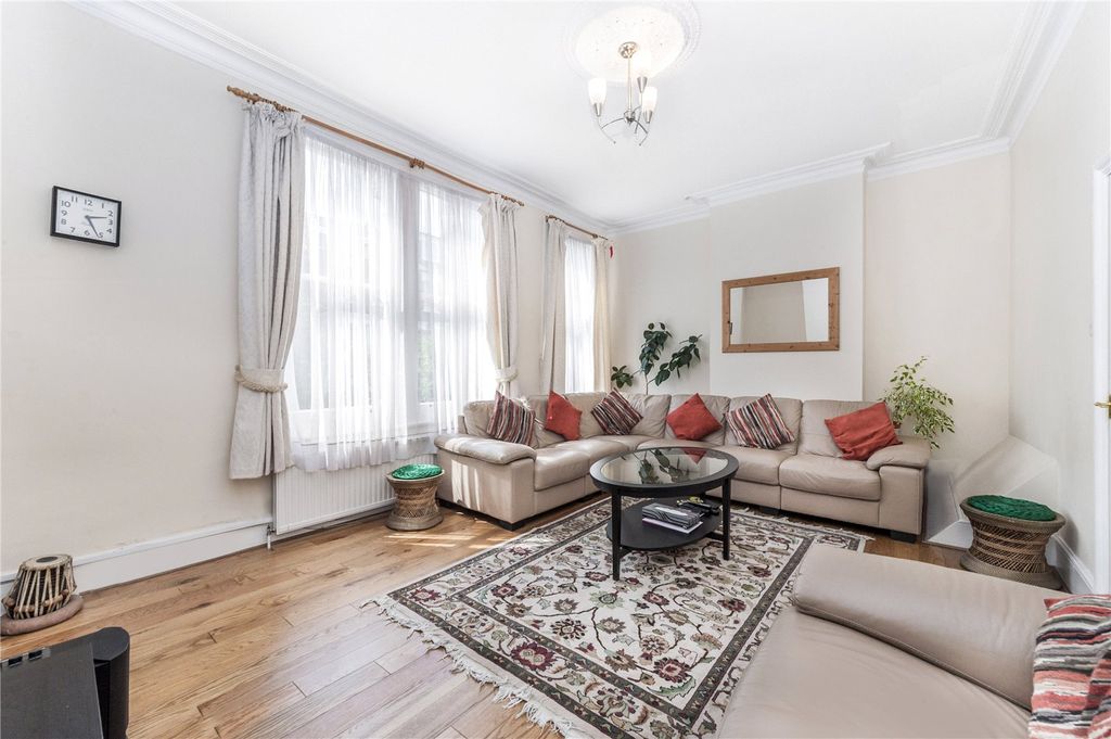 Property photo 2 of 11