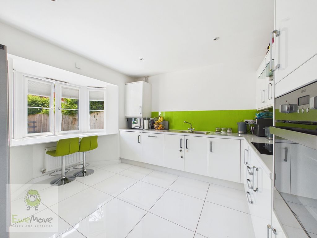 Property photo 3 of 23 Kitchen Breakfast Room