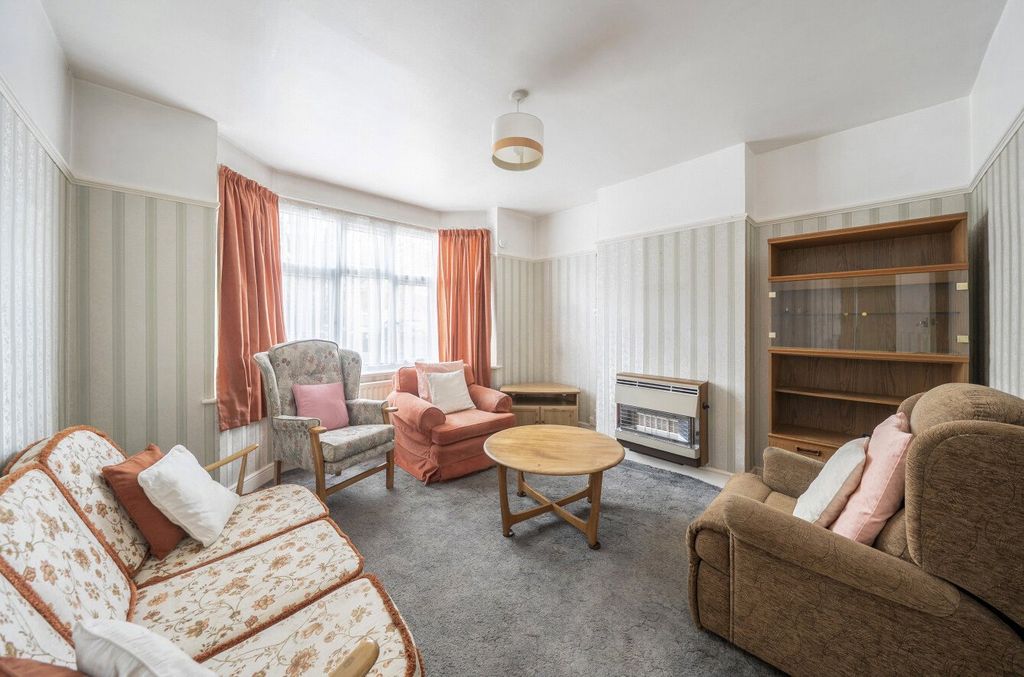 Property photo 2 of 10 2