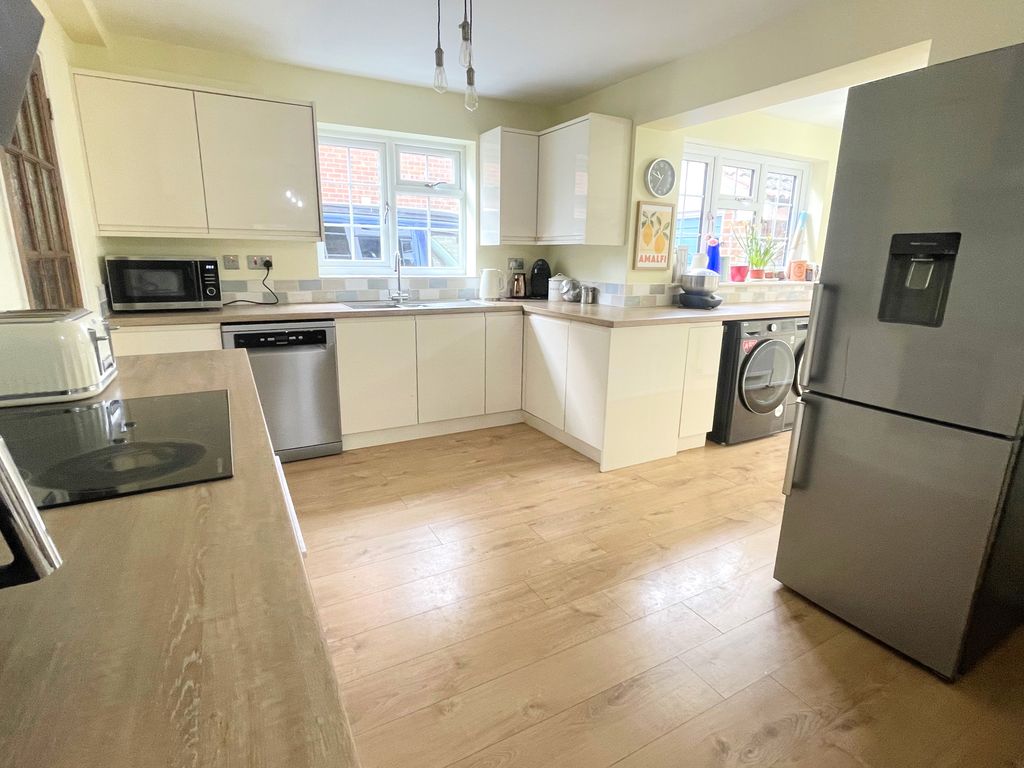 Property photo 3 of 18 Img_1637