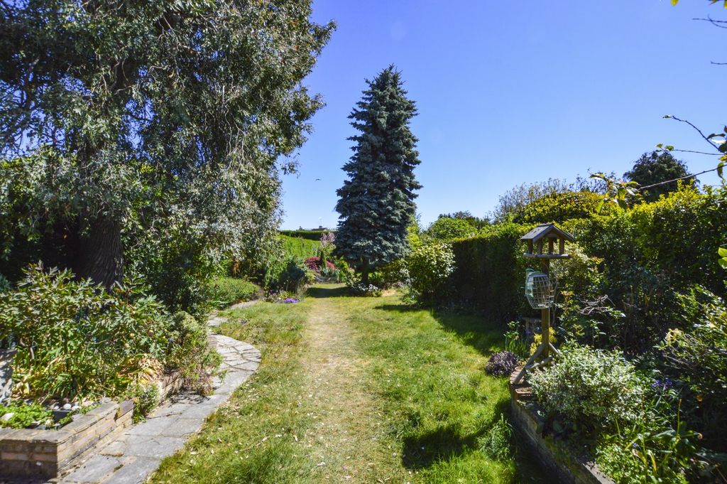 Property photo 2 of 25 Rear Garden