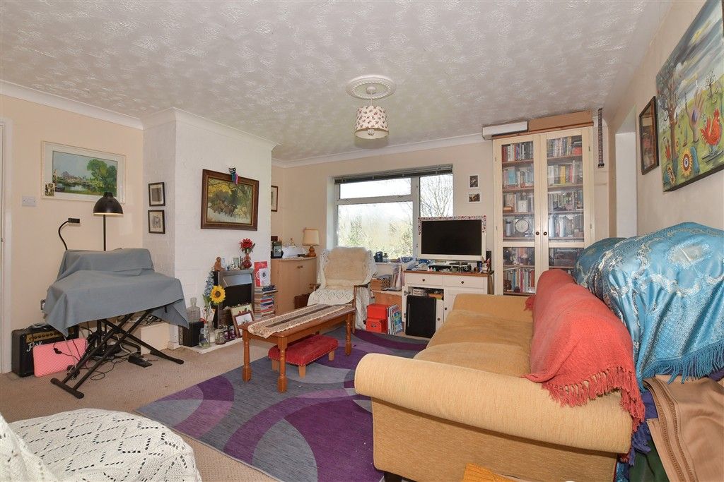 Property photo 2 of 8 Lounge