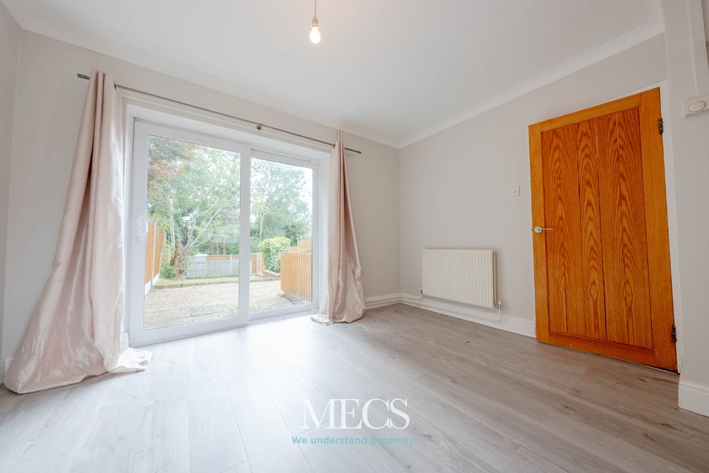 Property photo 3 of 13 644213