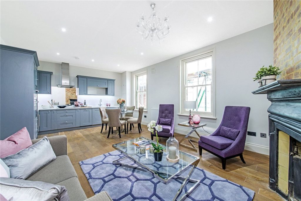 Property photo 1 of 7 Dining