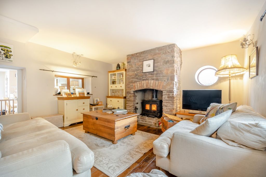 Property photo 3 of 23