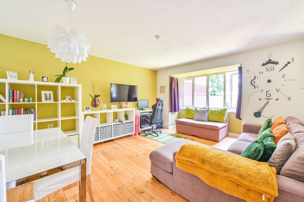 Property photo 2 of 7