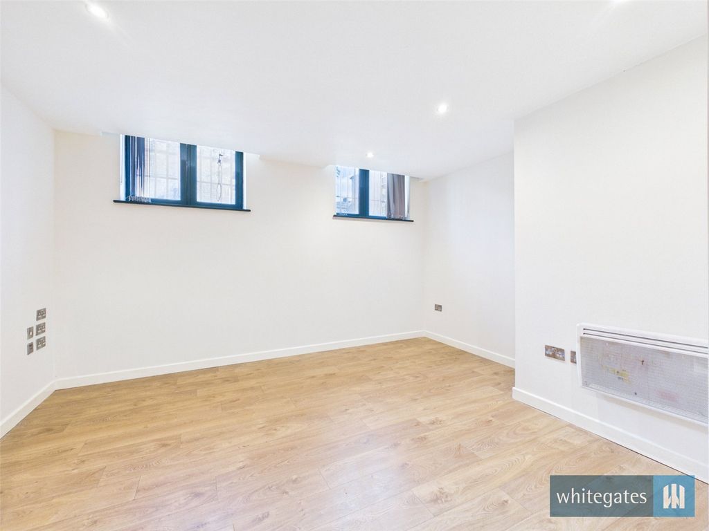 Property photo 2 of 8 Picture No. 31