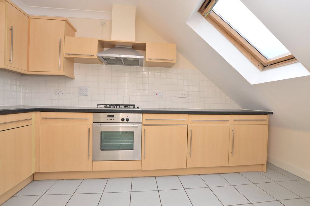 Property photo 2 of 10 Kitchen