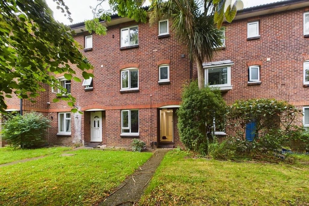 Property photo 1 of 18 Cam01635G0-Pr0082-Still025-Thumbnail-H750-70.Jpg