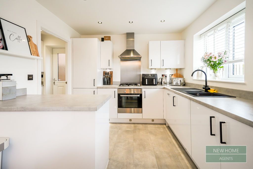 Property photo 3 of 21 Photo 12